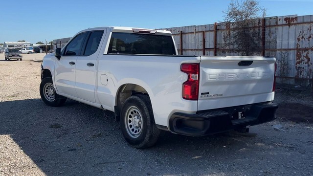 2024 Chevrolet Silverado - photo 3