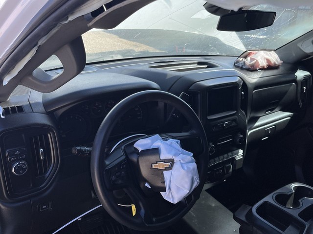 2024 Chevrolet Silverado - photo 23