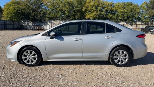2022 Toyota COROLLA LE - photo 2