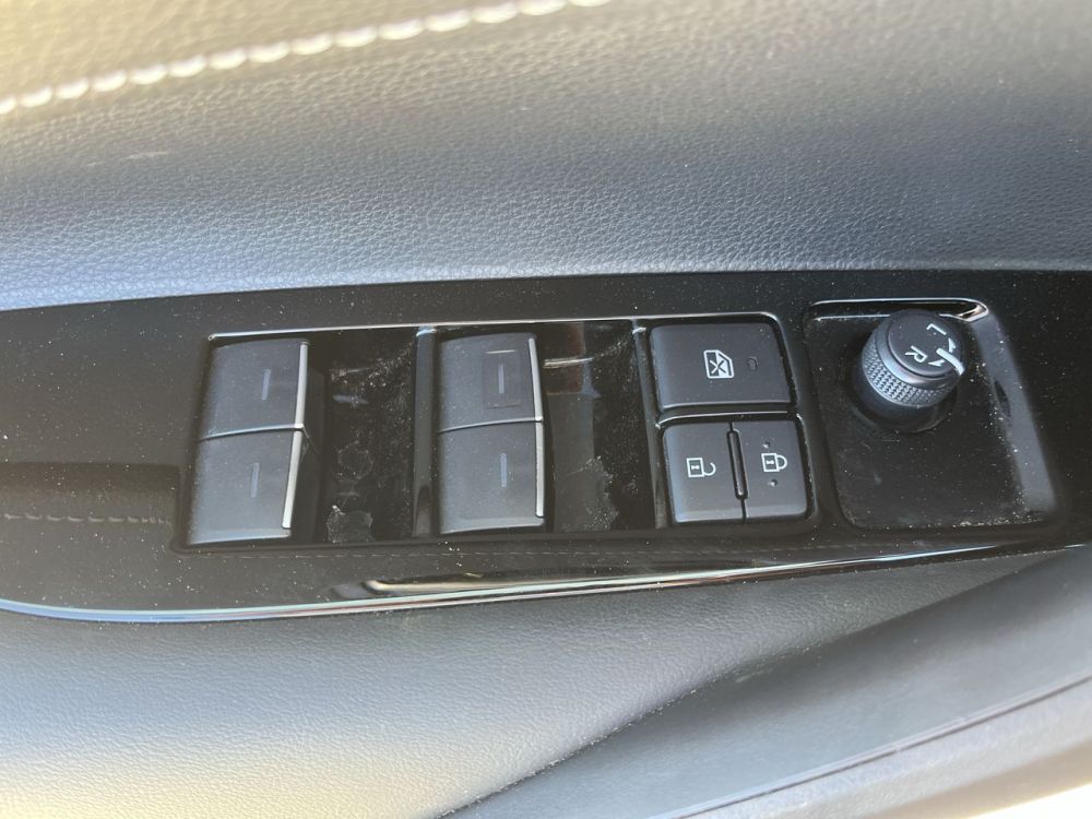 2025 Toyota Corolla - photo 20