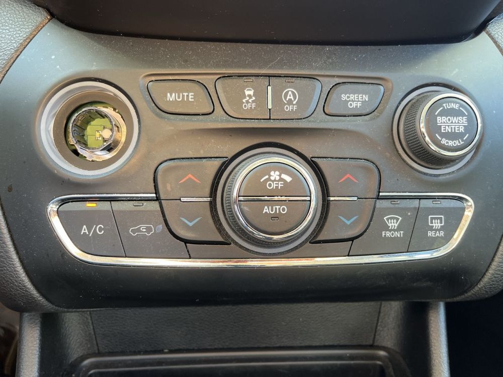 2019 Jeep CHEROKEE - photo 16