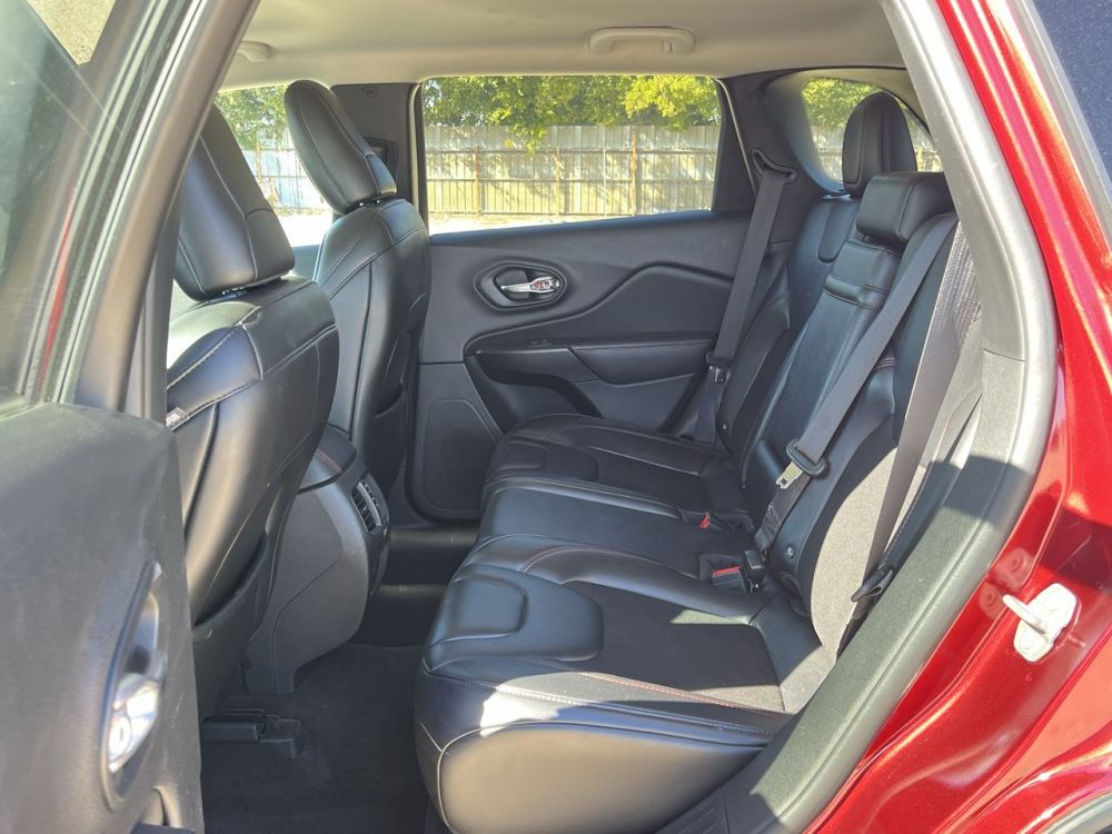2019 Jeep CHEROKEE - photo 19