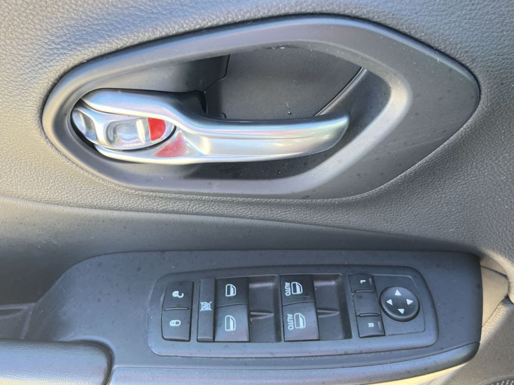 2019 Jeep CHEROKEE - photo 20