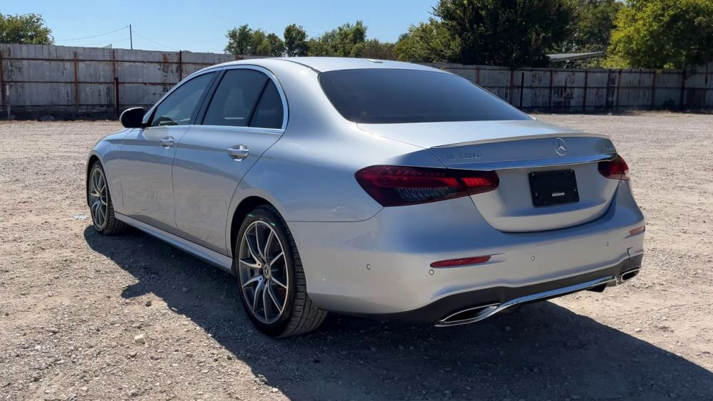 2022 Mercedes-Benz E350 - photo 3
