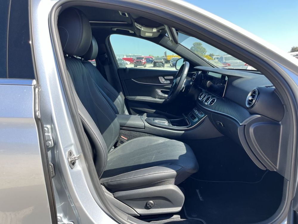 2022 Mercedes-Benz E350 - photo 24