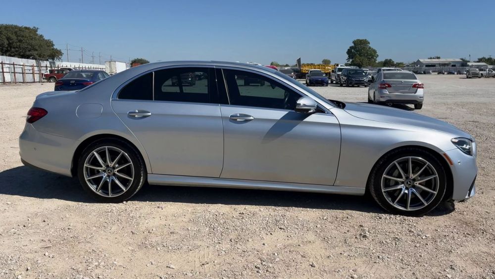 2022 Mercedes-Benz E350 - photo 6
