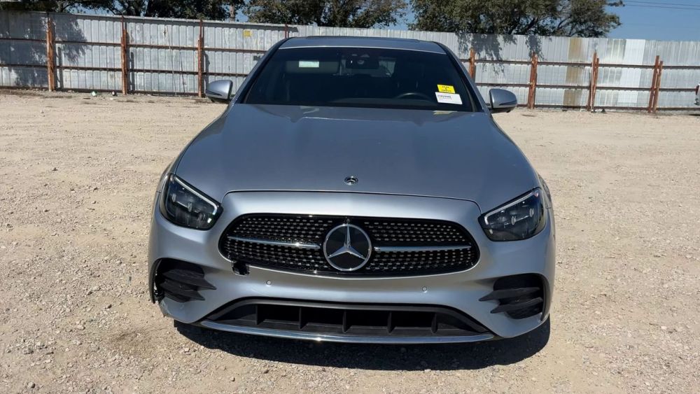 2022 Mercedes-Benz E350 - photo 8