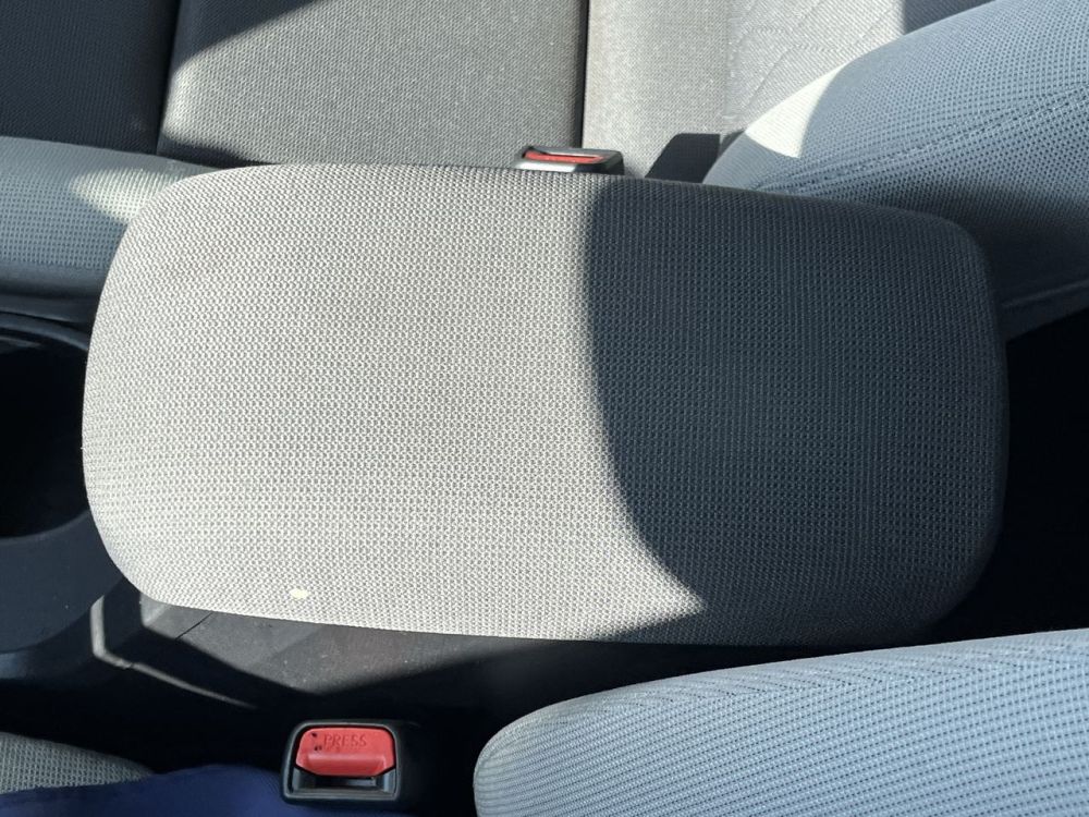 2025 Toyota Corolla - photo 15