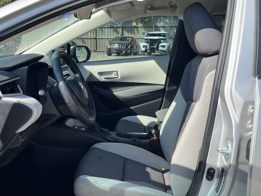 2025 Toyota Corolla - photo 18