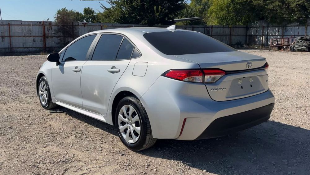 2025 Toyota Corolla - photo 3