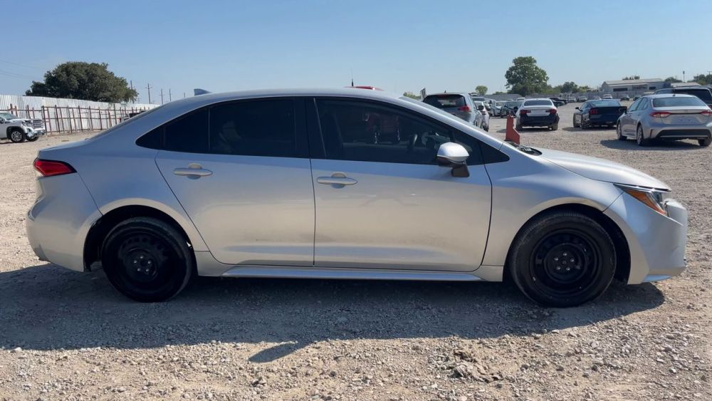 2025 Toyota Corolla - photo 6