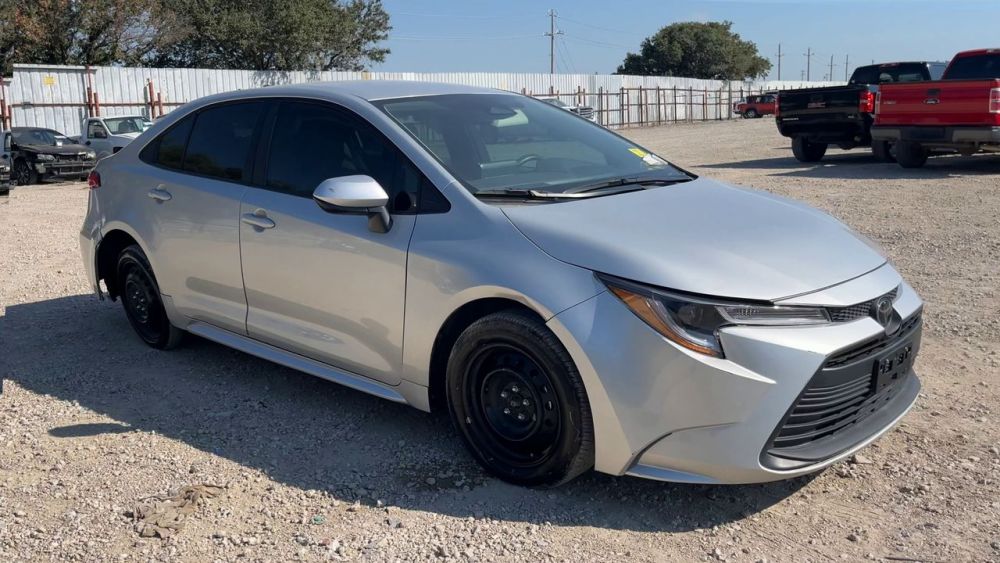 2025 Toyota Corolla - photo 7