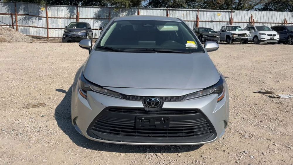 2025 Toyota Corolla - photo 8