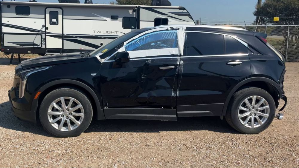 2023 Cadillac XT4 LUXURY - photo 2