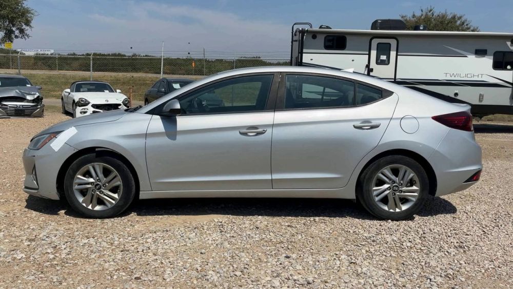 2020 Hyundai ELANTRA SEL - photo 2
