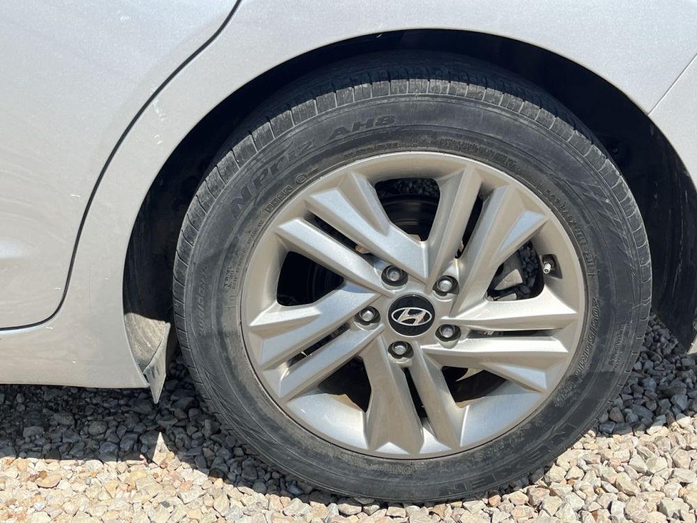 2020 Hyundai ELANTRA SEL - photo 17