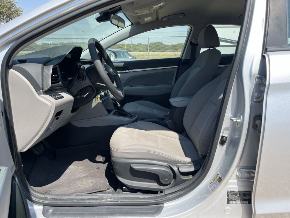 2020 Hyundai ELANTRA SEL - photo 19