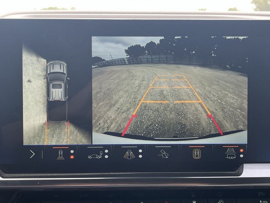 2025 Chevrolet Silverado - photo 17