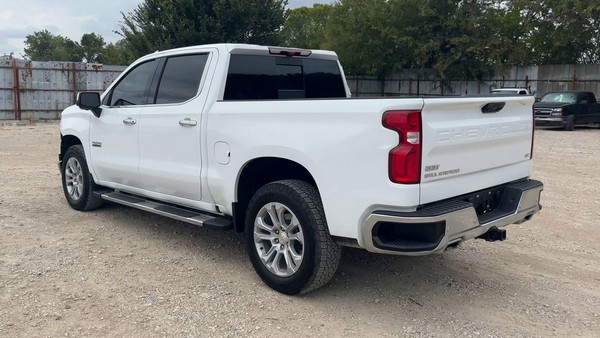2025 Chevrolet Silverado - photo 3