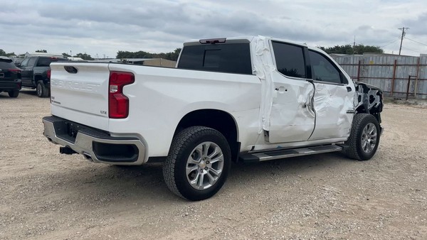 2025 Chevrolet Silverado - photo 5