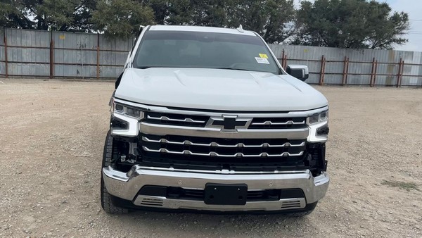 2025 Chevrolet Silverado - photo 8