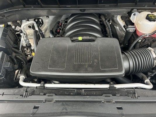 2025 Chevrolet Silverado - photo 9