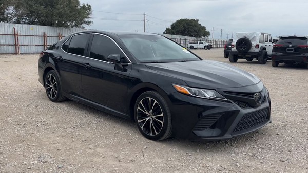 2018 Toyota Camry - photo 8