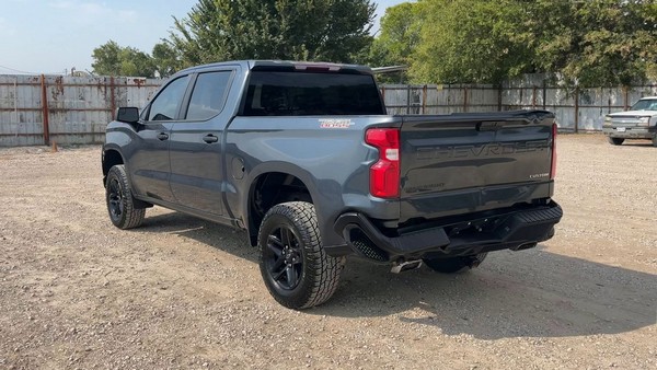 2021 Chevrolet Silverado - photo 3