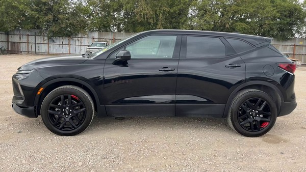 2025 Chevrolet Blazer - photo 2
