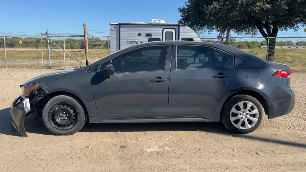 2025 Toyota COROLLA LE - photo 2