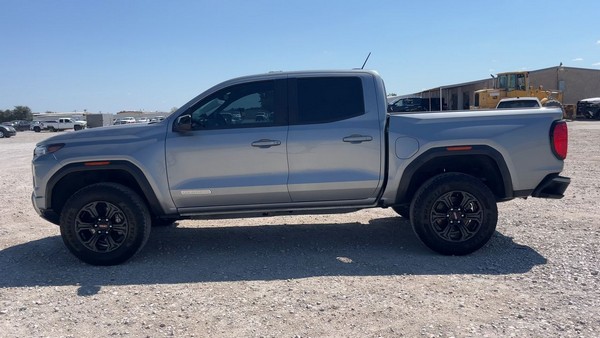 2024 GMC Canyon - photo 2