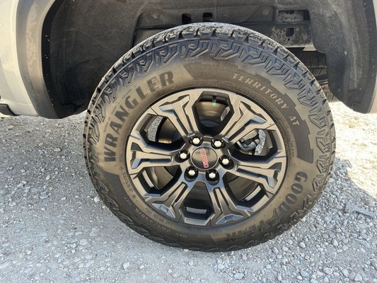 2024 GMC Canyon - photo 17
