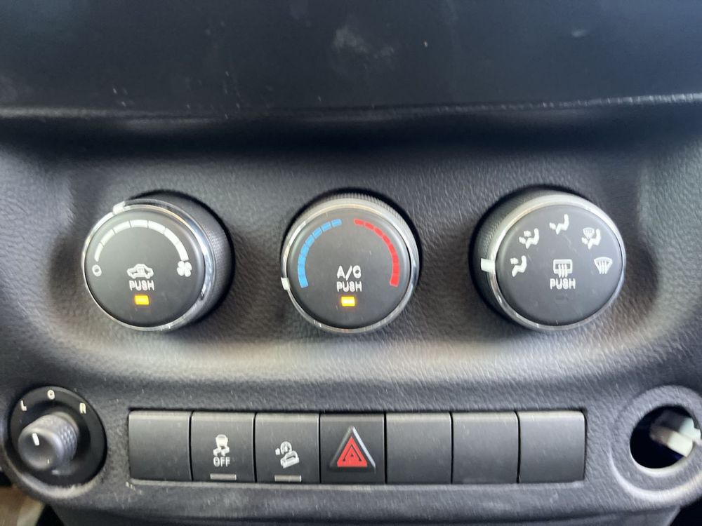 2017 Jeep WRANGLER - photo 13