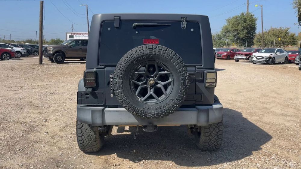 2017 Jeep WRANGLER - photo 4