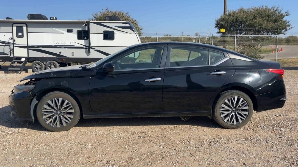2023 Nissan ALTIMA SV FWD - photo 2