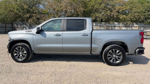 2025 Chevrolet Silverado - photo 2