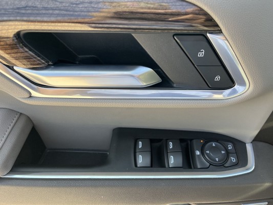 2025 Chevrolet Silverado - photo 23