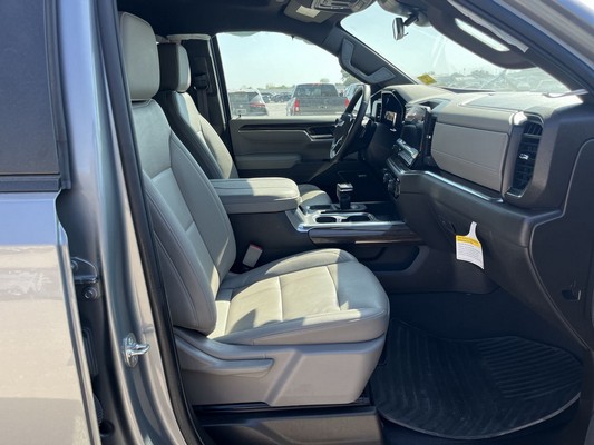 2025 Chevrolet Silverado - photo 24