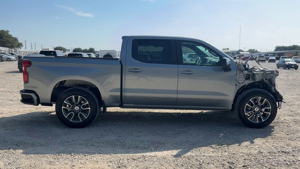 2025 Chevrolet Silverado - photo 6