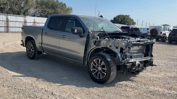 2025 Chevrolet Silverado - photo 7