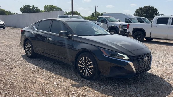 2024 Nissan Altima - photo 7