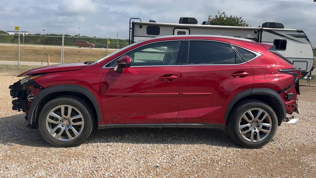 2015 Lexus NX200T - photo 2