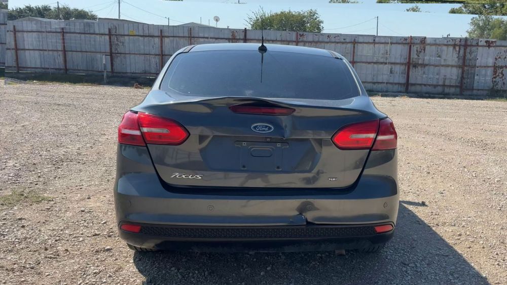 2016 Ford FOCUS SE - photo 4