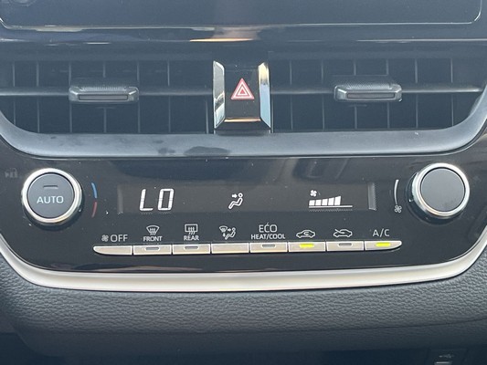 2025 Toyota Corolla - photo 17