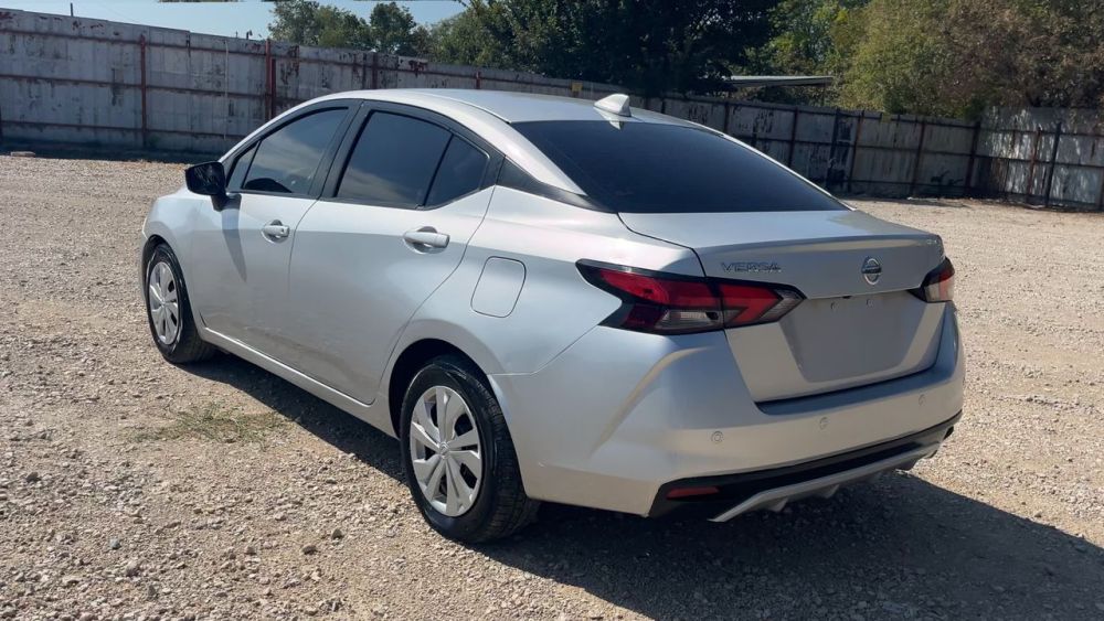 2021 Nissan VERSA SV - photo 3