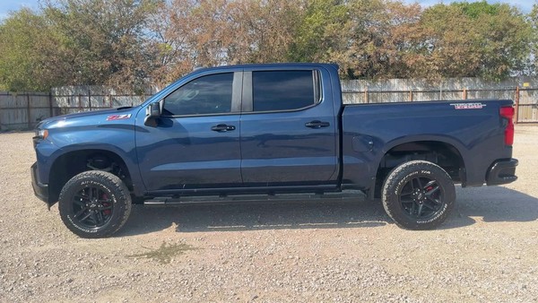 2020 Chevrolet Silverado - photo 2