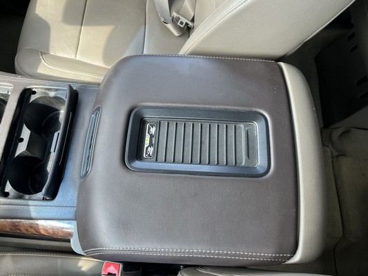 2016 Chevrolet Suburban - photo 13