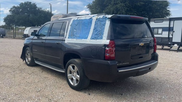 2016 Chevrolet Suburban - photo 3