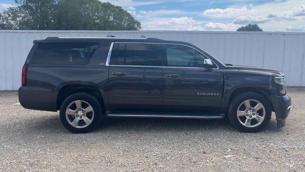 2016 Chevrolet Suburban - photo 6