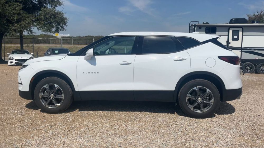 2026 Chevrolet Blazer - photo 2